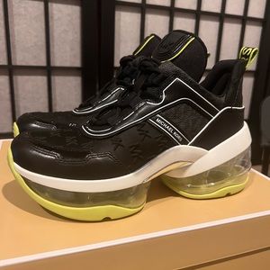 LABOR DAY SALE!!!🌸Michael Kors Olympia Trainer Extreme🌸